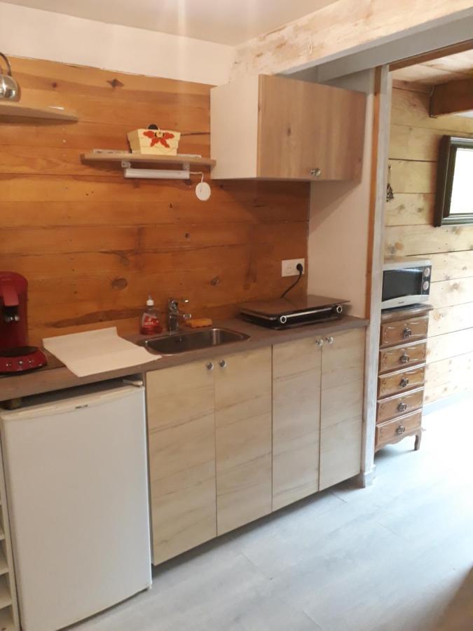 Готель Patin Couffin Puyloubier Екстер'єр фото